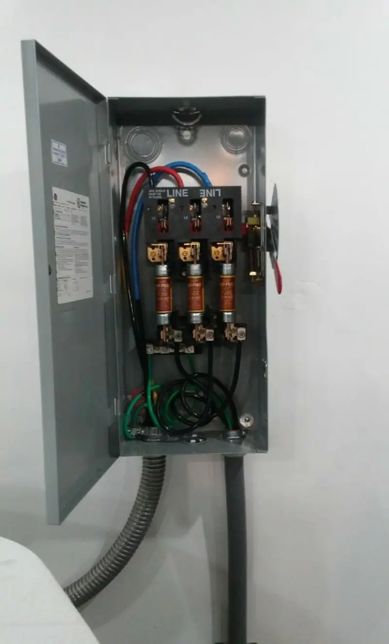Three-phase disconnect switch installed for Smoke Detector Installation in Pratt